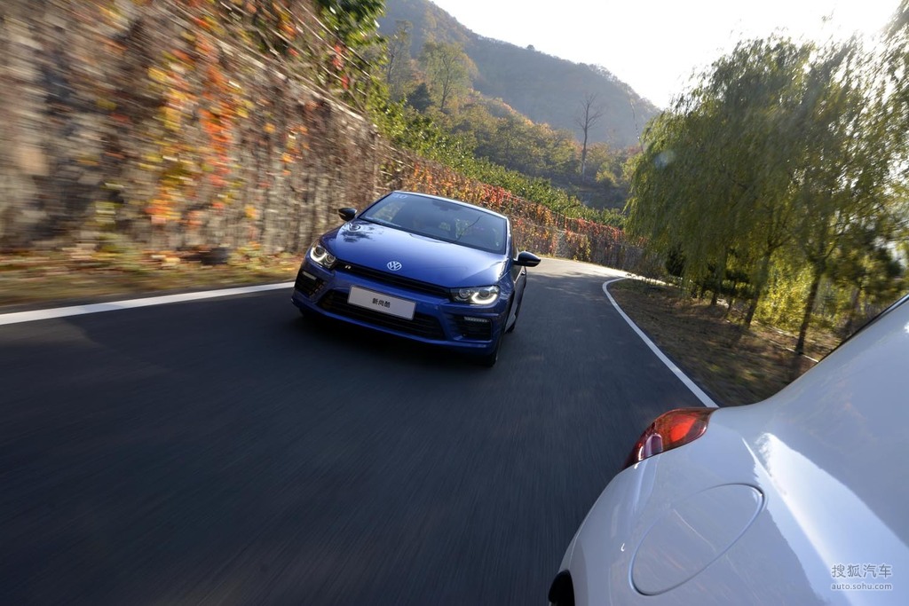 【 大众尚酷r高清图片】_2015款 r 2.0tsi _评测_搜狐汽车网