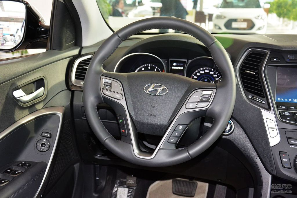 【 现代胜达高清图片】_深色内饰_内饰_搜狐汽车网