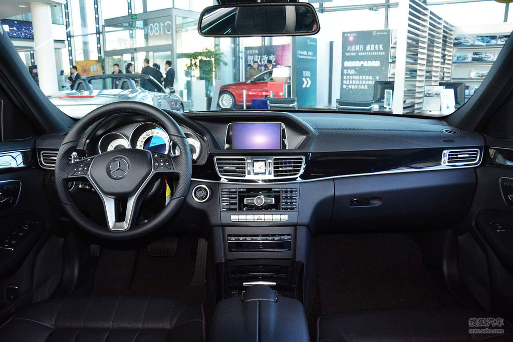 【 奔驰e级高清图片】_2015款 e320l 运动型_黑色_内饰_搜狐汽车网