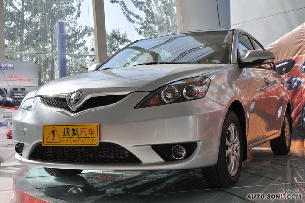 2009款长安悦翔两厢1.5l自动