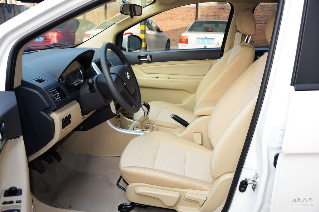 北汽绅宝d20 两厢