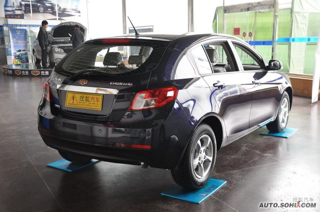 【 吉利经典版帝豪两厢高清图片】_2009款帝豪ec715-rv手动豪华型到店