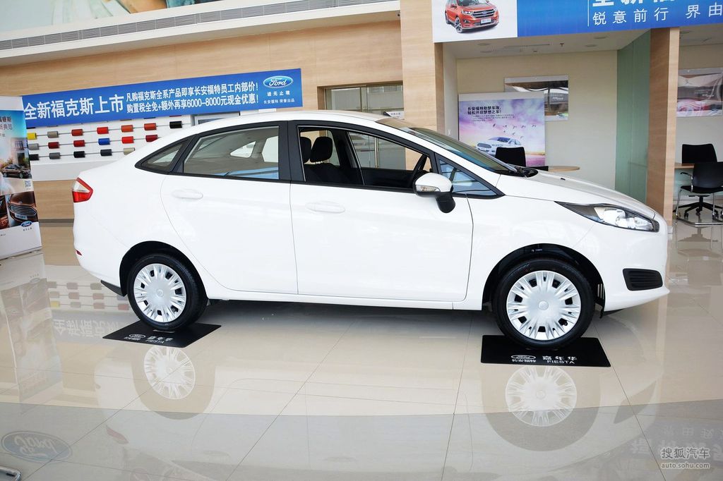 福特嘉年华三厢