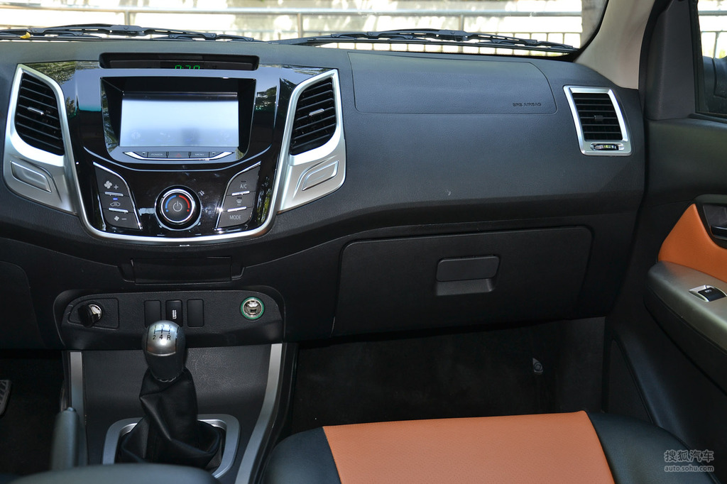 2015款黄海n2 2.8t柴油四驱至尊版 提示:支持键盘翻页 ←左右