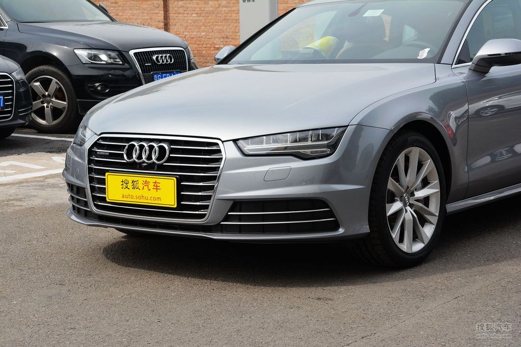 2016款奥迪a7 50tfsi quattro舒适型