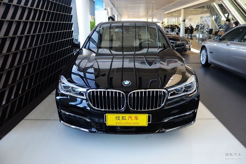 2016款宝马750li xdrive四座版 - 正前图片描述提示:支持键盘翻页