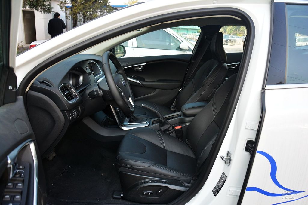 【 沃尔沃v40高清图片】_黑色_内饰_搜狐汽车网