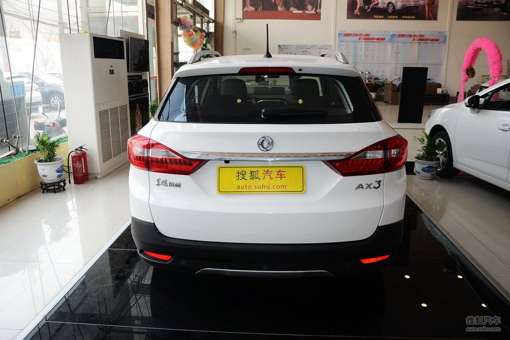 2016款东风风神ax315l自动尊酷型正后