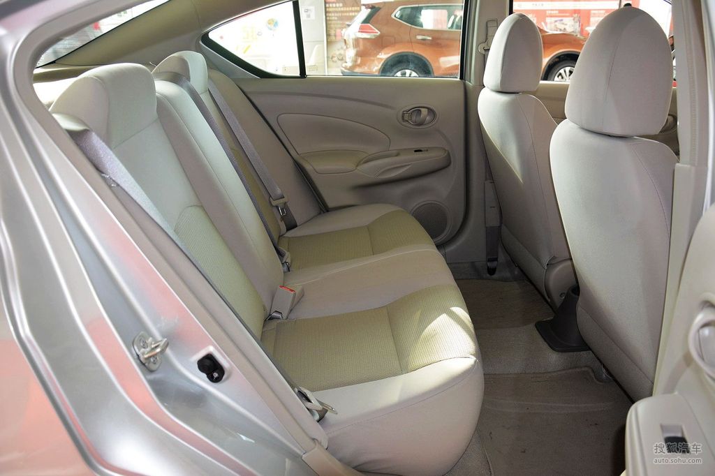【 日产阳光高清图片】_灰色/米色_内饰_搜狐汽车网