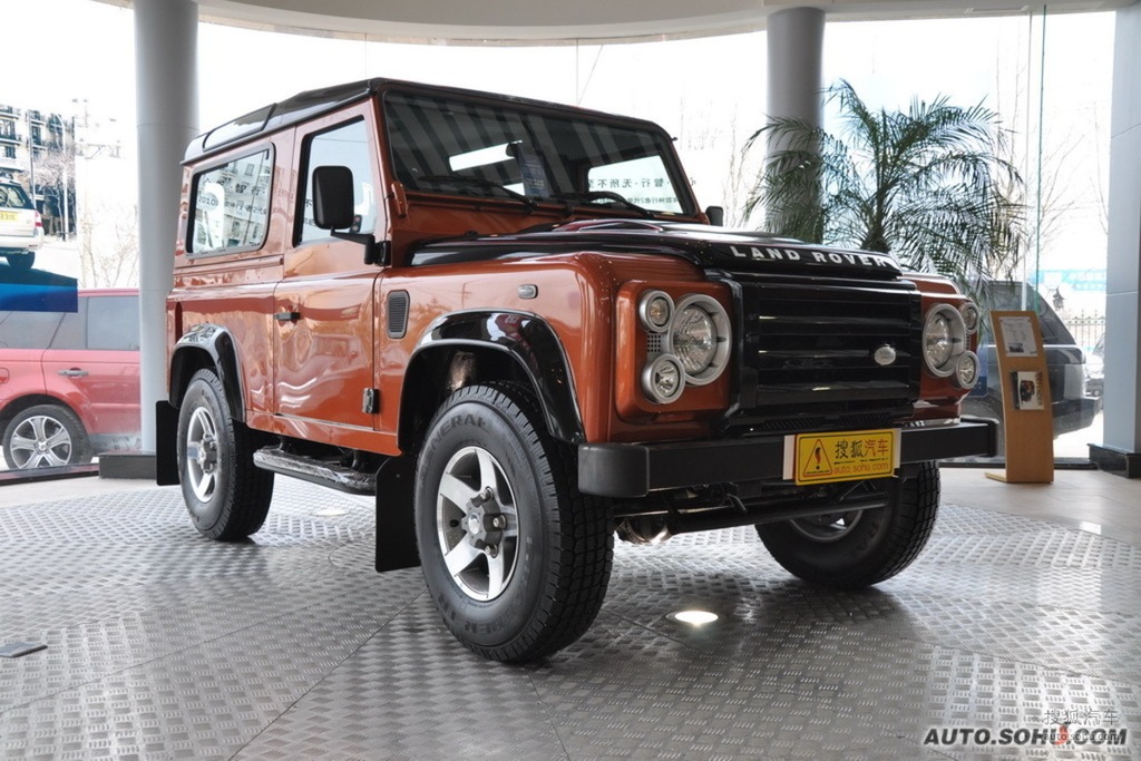 2010款路虎卫士火版到店实拍