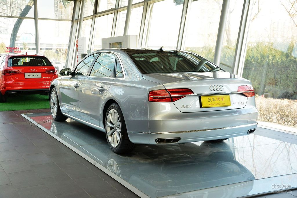 【 奥迪a8l高清图片】_2016款 45 tfsi quattro豪华型_水晶银_外观