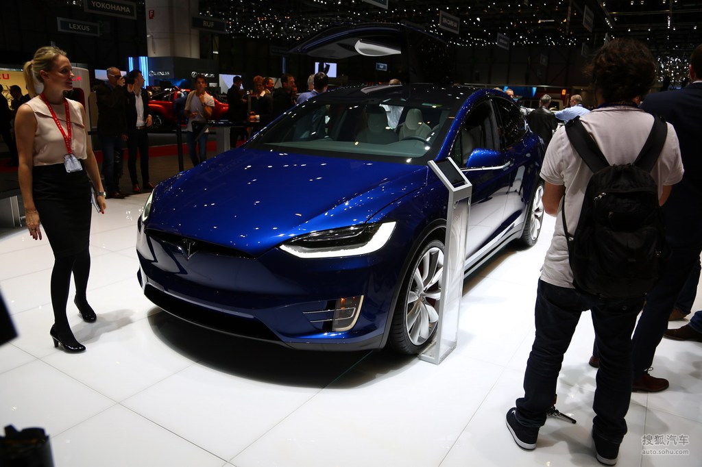 特斯拉model x日内瓦车展实拍