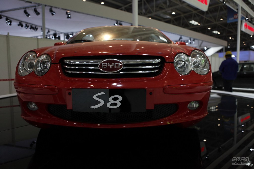 比亚迪s8