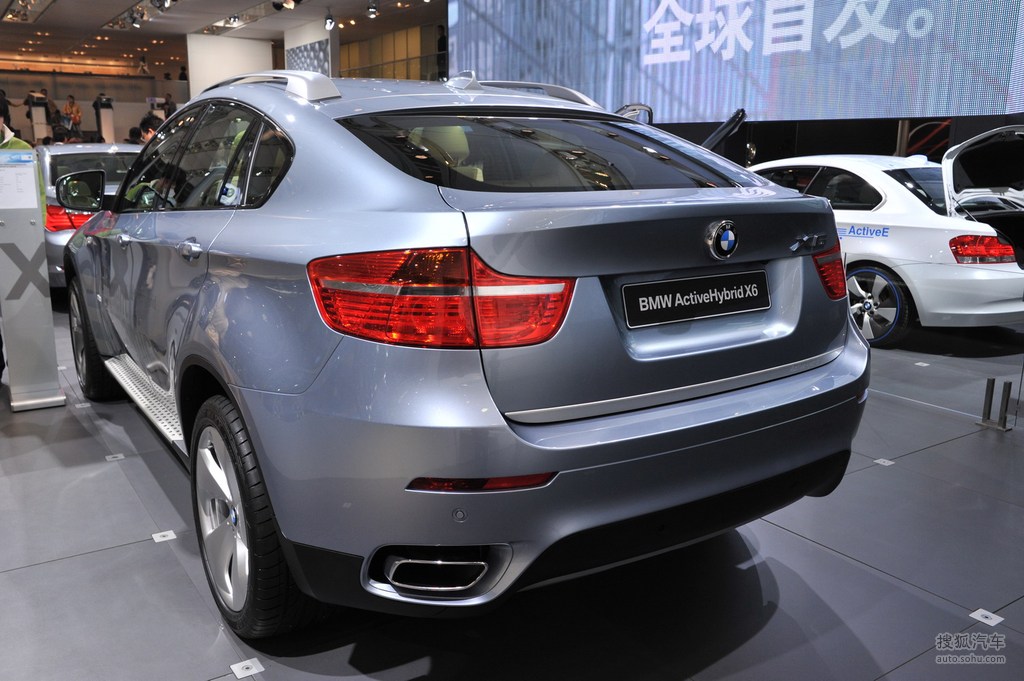 图库 宝马 宝马(进口) x6混动 2010款 4.4t 混合动力版  选车款