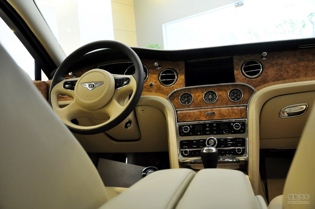 8t 尊贵版_浅色内饰_内饰_搜狐汽车网