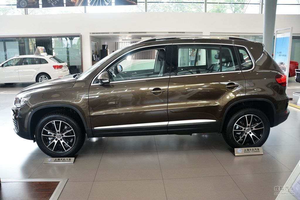 【 大众途观高清图片】_2016款 300tsi 自动四驱豪华版_峻岭棕_外观