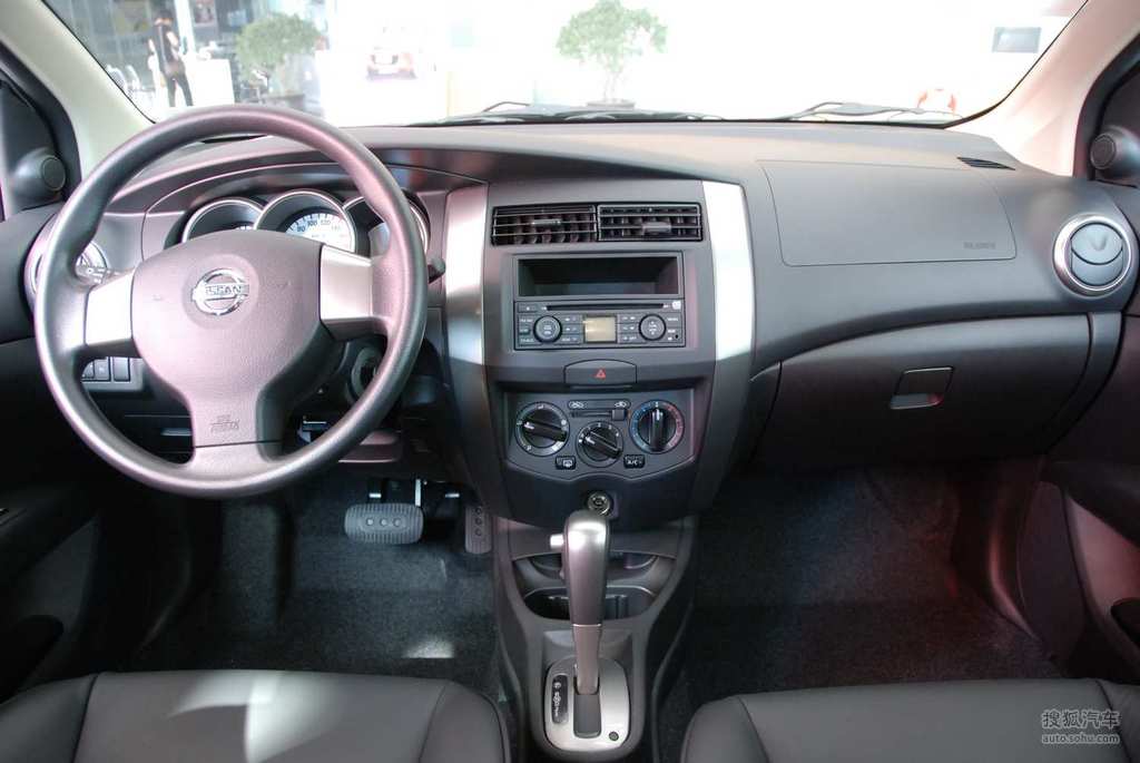 【 日产颐达高清图片】_深色内饰_内饰_搜狐汽车网