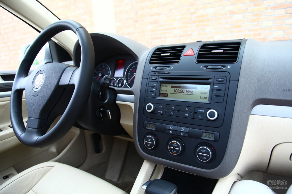 2010款大众速腾对比试驾