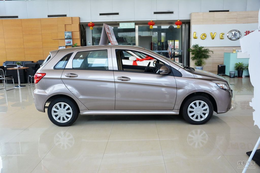 北汽绅宝d20 两厢