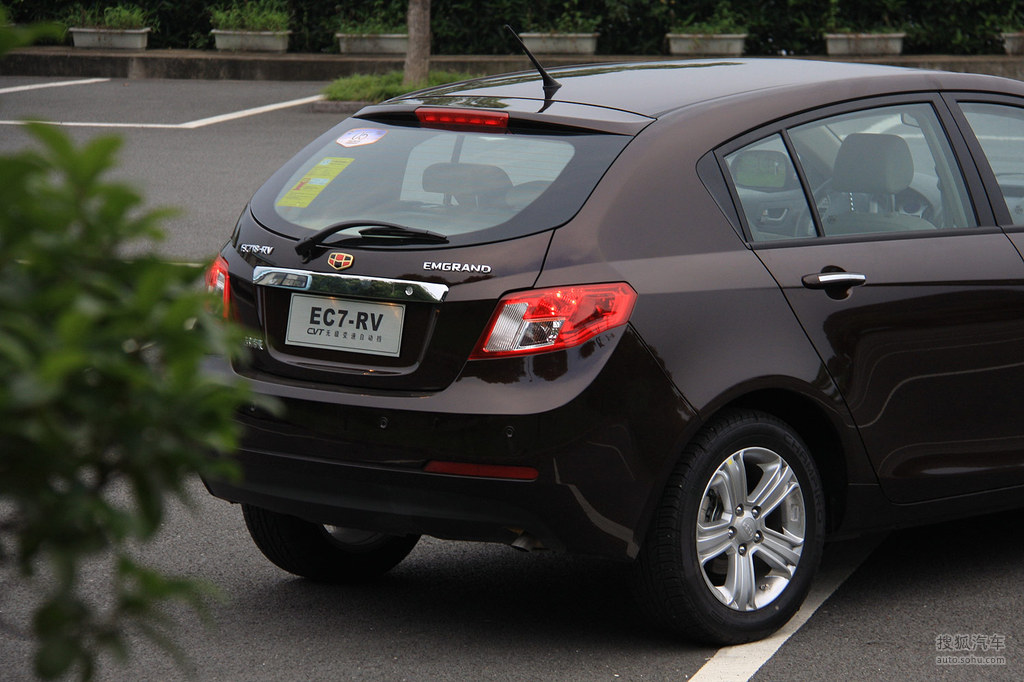 【 吉利经典版帝豪两厢高清图片】_帝豪ec7系列cvt试驾实拍_搜狐汽车