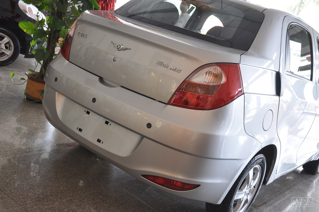 【 瑞麒m5高清图片】_丝缎银_外观_搜狐汽车网