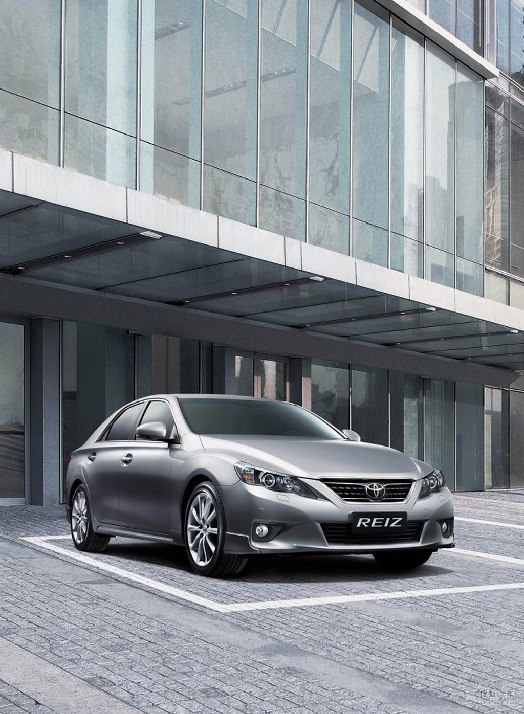 【 丰田锐志高清图片】_银金属色_官方_搜狐汽车网