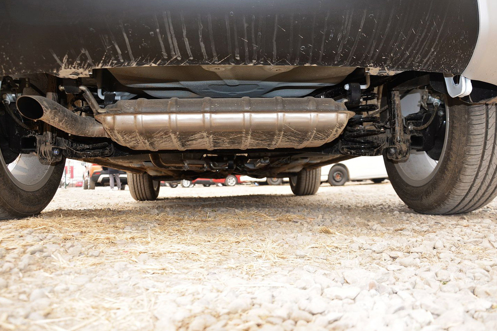 【 中华v3高清图片】_2016款 1.5l 自动智能型_底盘发动机_搜狐汽车网