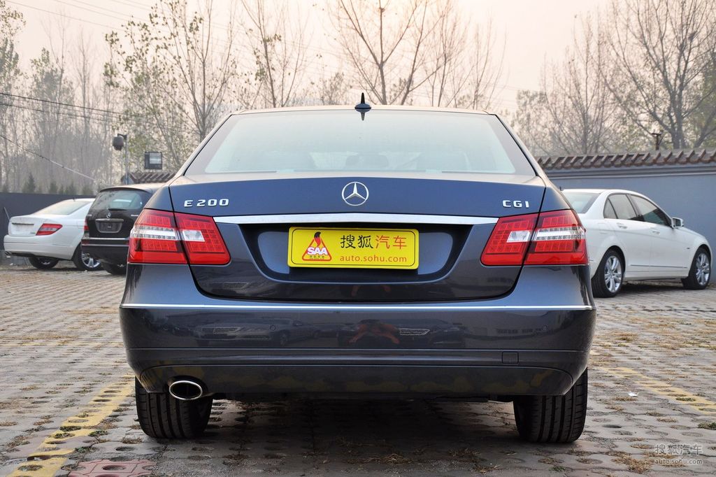 2011款奔驰e200cgi优雅型到店实拍
