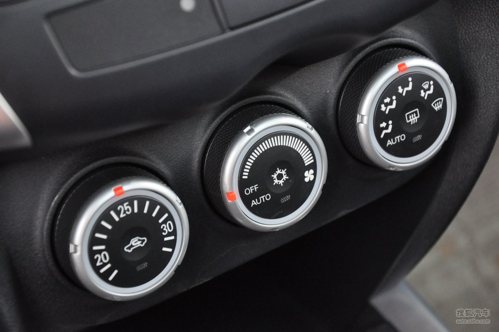 2011款三菱劲炫20两驱炫逸版到店实拍