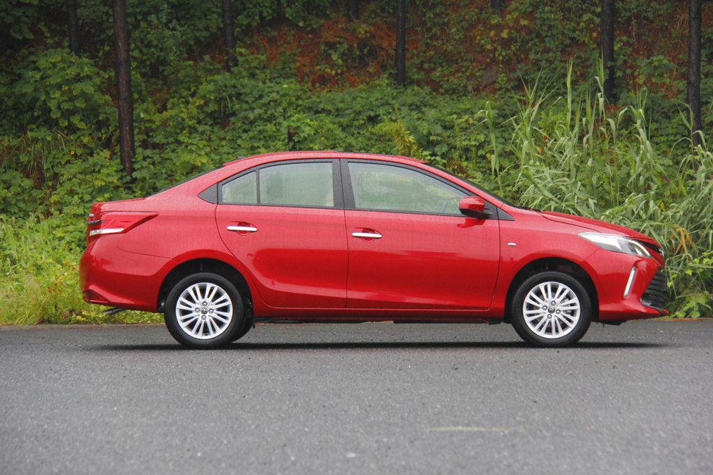 【 丰田威驰高清图片】_烈焰红金属色_外观_搜狐汽车网