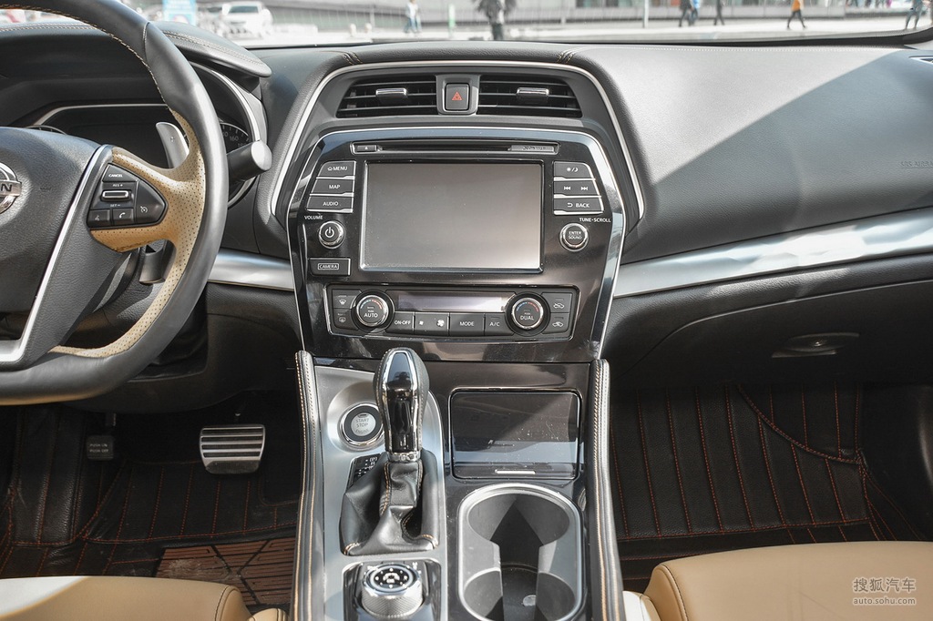 【 日产西玛高清图片】_棕色内饰_内饰_搜狐汽车网