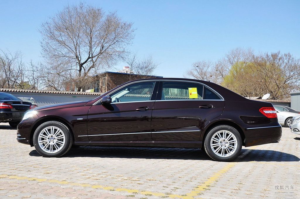 【 奔驰e级高清图片】_2010款 e200l cgi优雅型(加长版)_赤铜棕_外观
