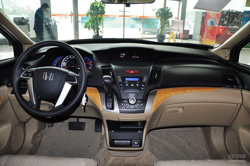 2009款本田奥德赛24l舒适版到店实拍