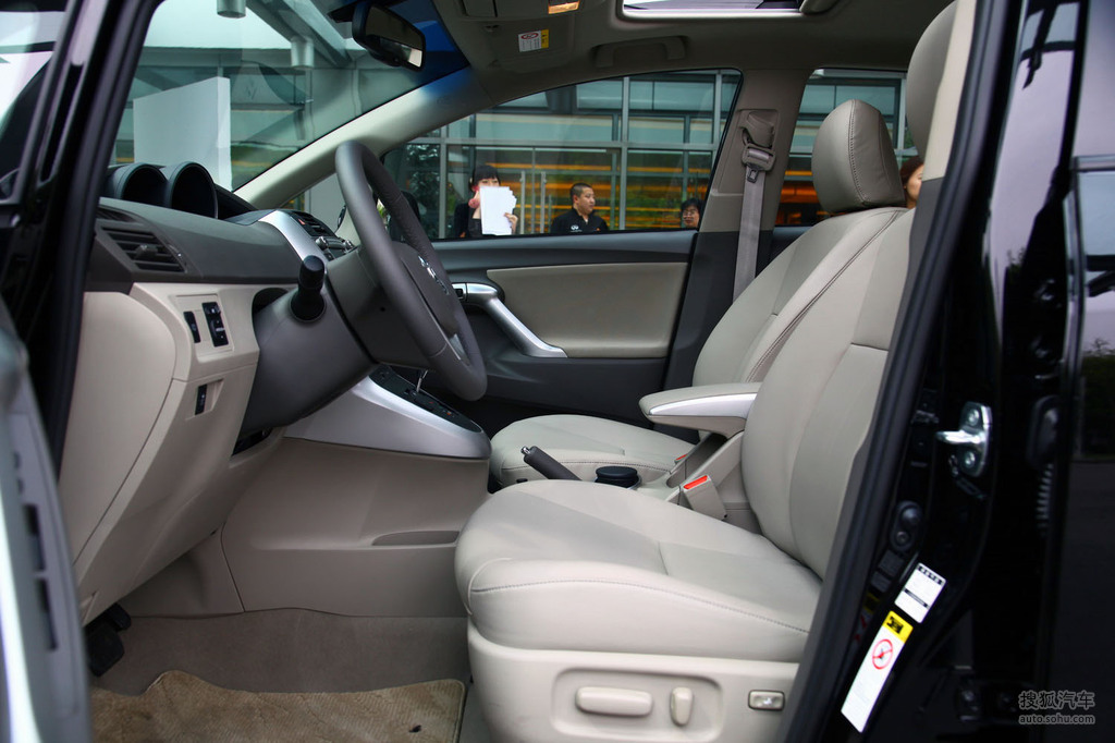 2011款丰田逸致试驾