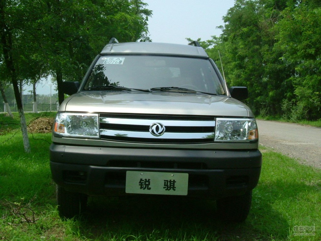 东风郑州日产锐骐多功能商用车