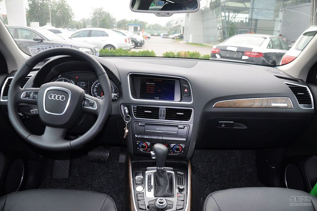 【 奥迪q5高清图片】_2010款 3.2fsi 运动款(进口)_内饰_搜狐汽车网
