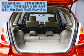 2011款铃木利亚纳a+两厢1.4L手动豪华I型试驾实拍