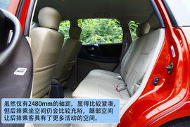 2011款铃木利亚纳a+两厢1.4L手动豪华I型试驾实拍