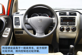 2011款铃木利亚纳a+两厢1.4L手动豪华I型试驾实拍