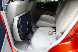 2011款铃木利亚纳a+两厢1.4L手动豪华I型试驾实拍