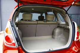 2011款铃木利亚纳a+两厢1.4L手动豪华I型试驾实拍