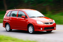 2011款铃木利亚纳a+两厢1.4L手动豪华I型试驾实拍