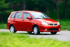 2011款铃木利亚纳a+两厢1.4L手动豪华I型试驾实拍