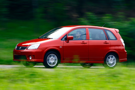2011款铃木利亚纳a+两厢1.4L手动豪华I型试驾实拍
