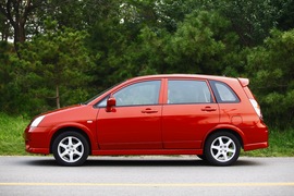 2011款铃木利亚纳a+两厢1.4L手动豪华I型试驾实拍