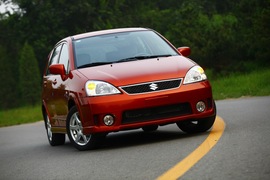 2011款铃木利亚纳a+两厢1.4L手动豪华I型试驾实拍
