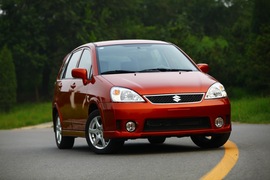 2011款铃木利亚纳a+两厢1.4L手动豪华I型试驾实拍