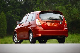 2011款铃木利亚纳a+两厢1.4L手动豪华I型试驾实拍