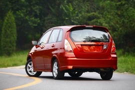 2011款铃木利亚纳a+两厢1.4L手动豪华I型试驾实拍