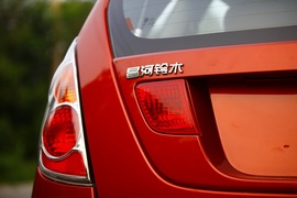 2011款铃木利亚纳a+两厢1.4L手动豪华I型试驾实拍
